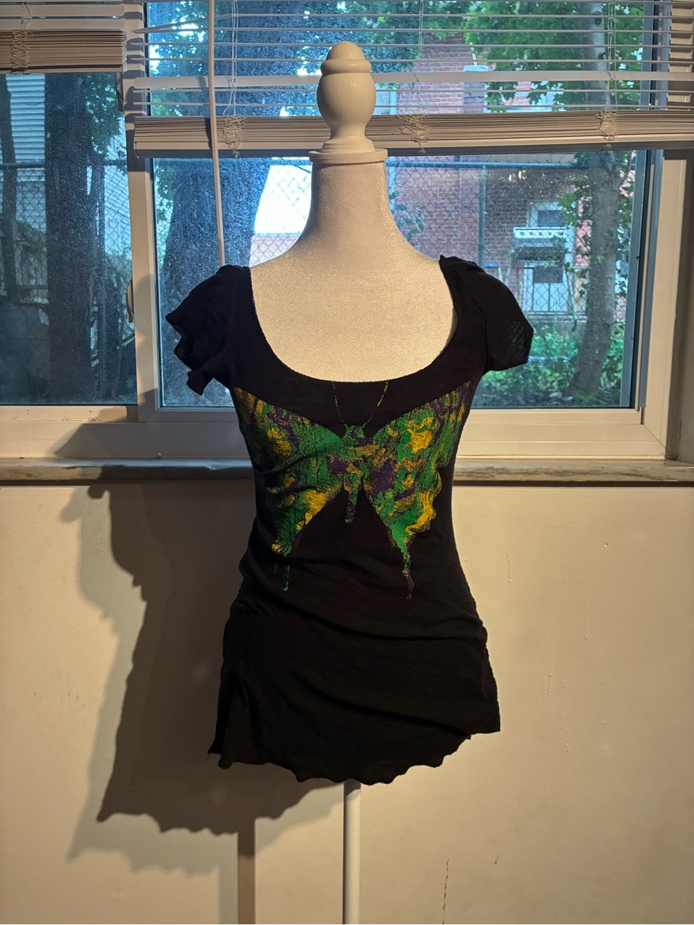Ocasion Black Short Sleeve Tee with Green & Yellow Butterfly